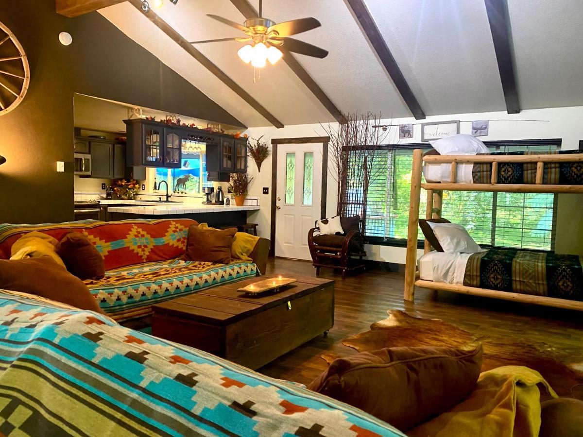 Cozy Bird House W Big Screen! Mount Hood Village Buitenkant foto